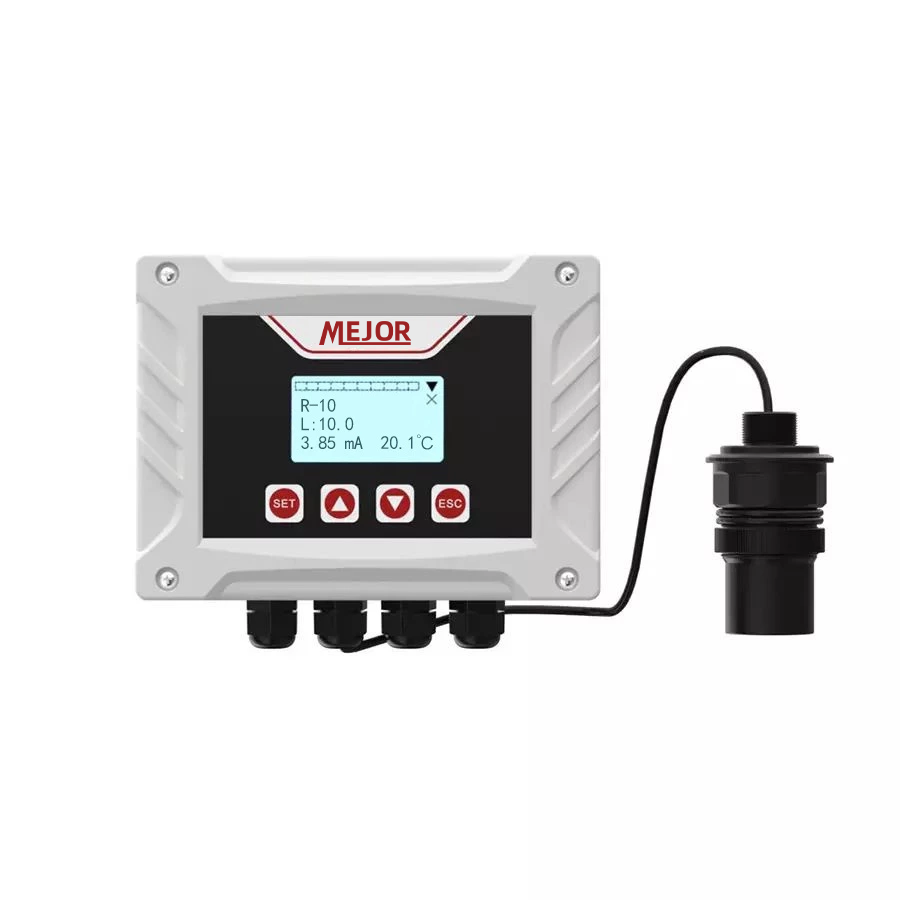 Ultrasonic level transmitter